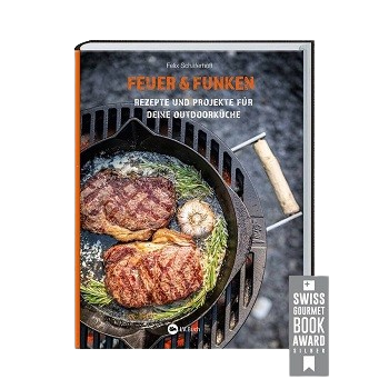 Rezeptbuch mit der Aufschrift "Feuer und Funken - Rezepte und Projekte für deine Outdoorküche" 